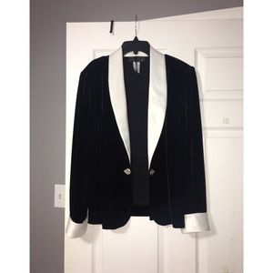 Women’s velvet blazer